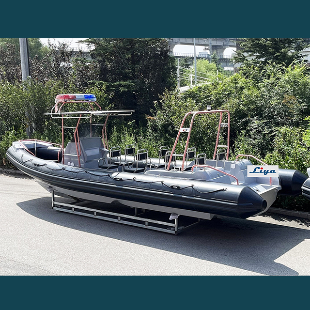 Bateaux semi-rigides militaires de 27 pieds