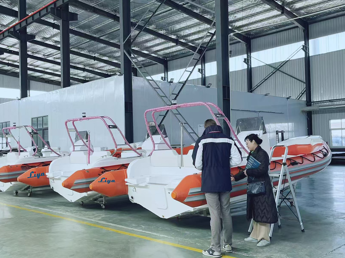 Liya Bateaux avec arche Atelier