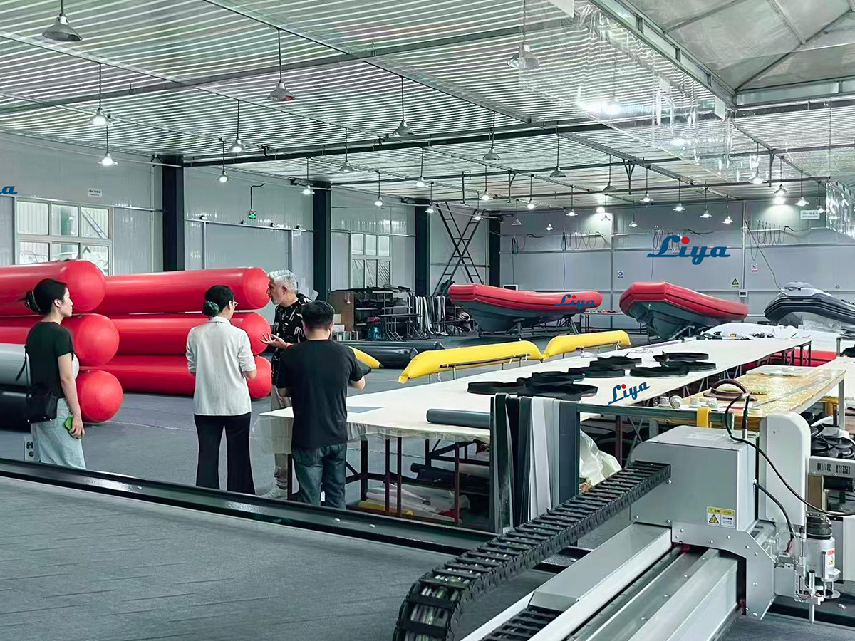 Atelier de bateaux pneumatiques Liya RIB