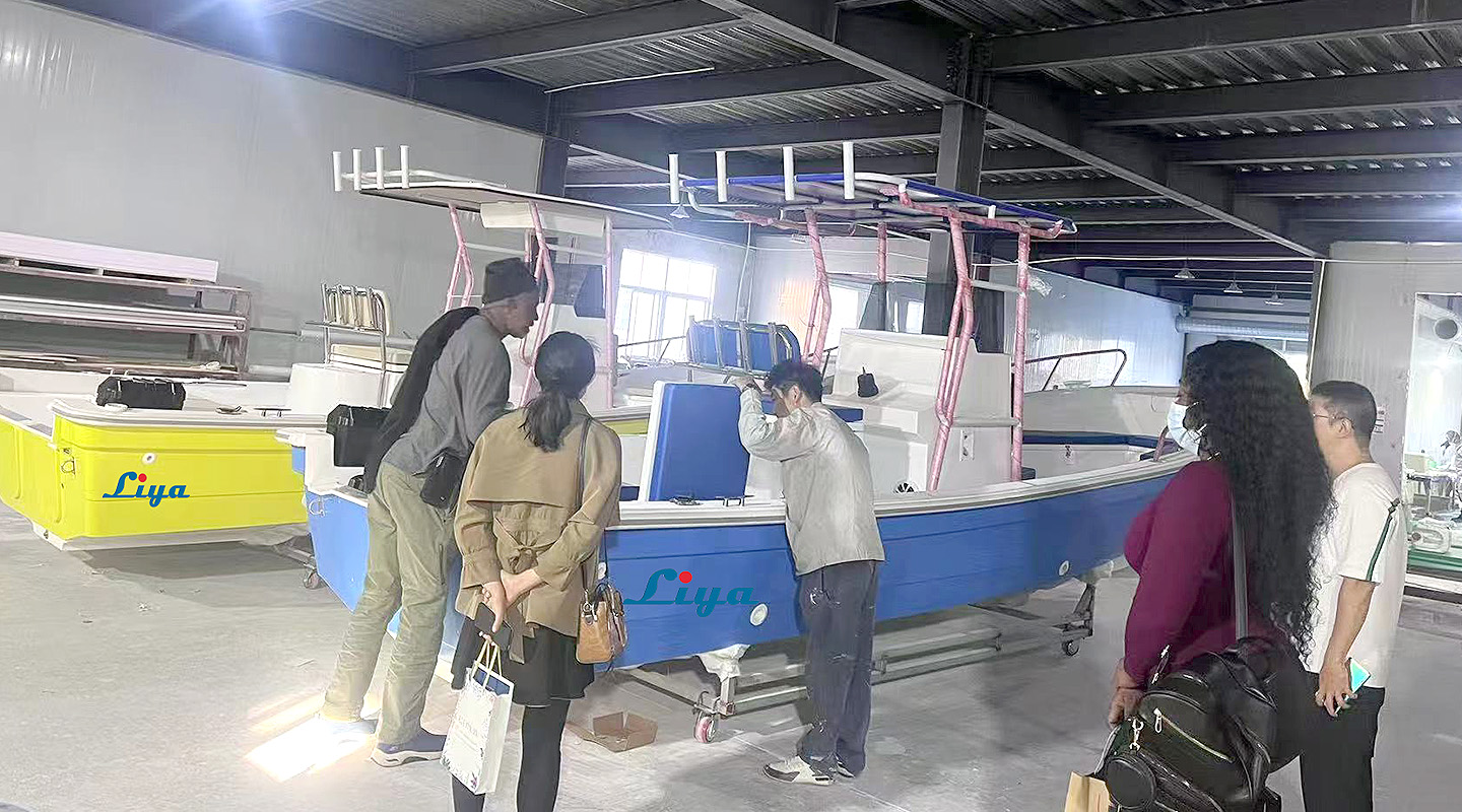 Haute performance de bateau pneumatique semi-rigide avec moteur