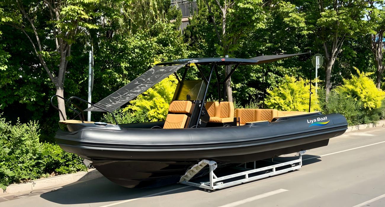 Bateau RlB de luxe de style italien Liya de 25 pieds avec grand transat certifié CE pour 16 personnes