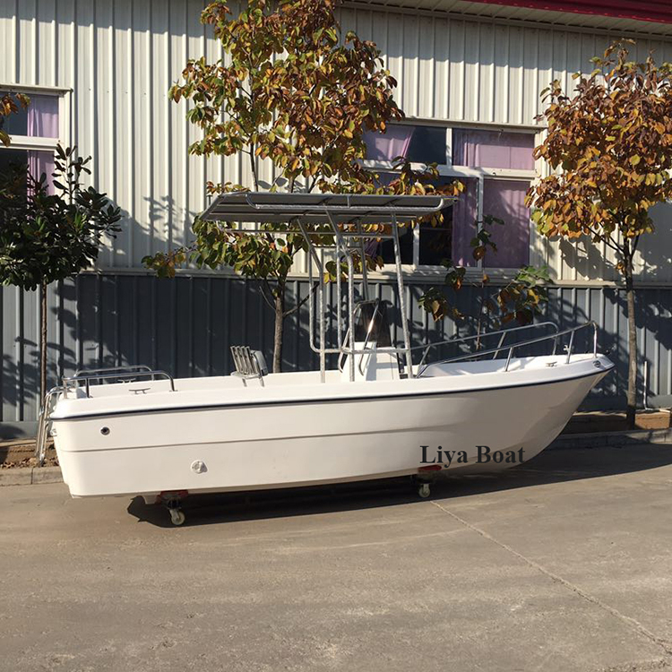 Bateau pour la pêche