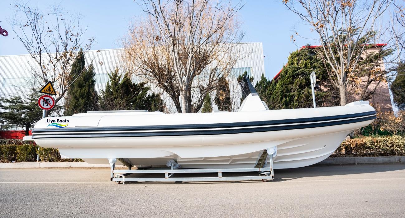 Bateau RlB de luxe de style italien Liya de 25 pieds avec grand transat certifié CE pour 16 personnes