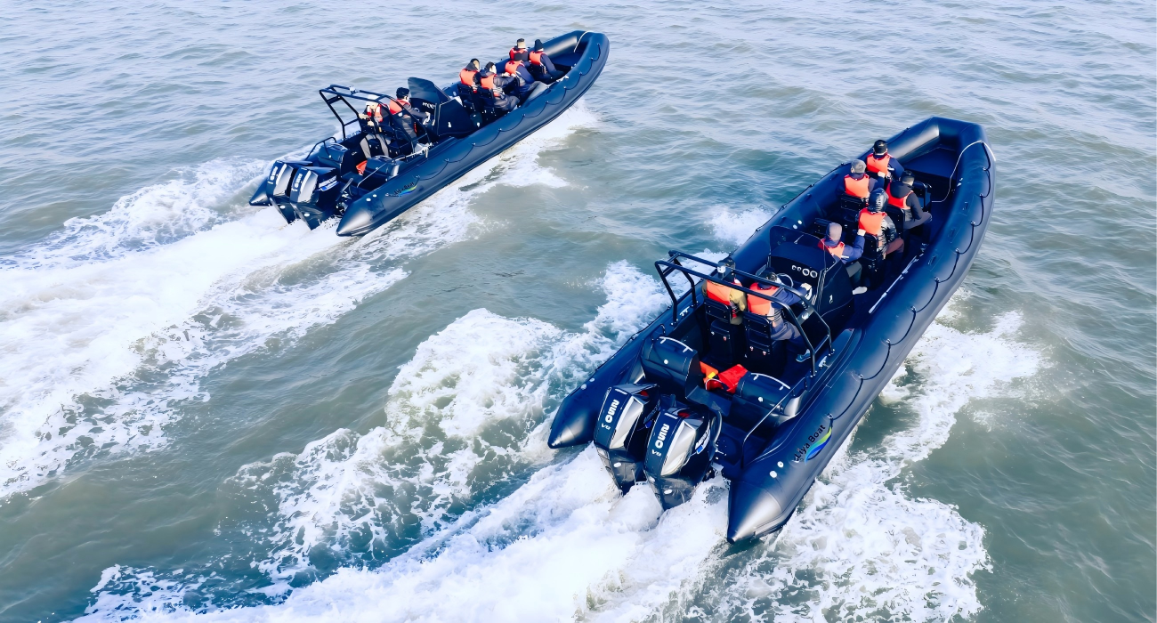 Bateau de patrouille professionnel robuste de 8,3 m | R&eacute;ponse rapide, 12 personnes, certifi&eacute; CE