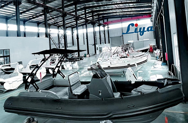 bateaux pneumatiques semi-rigides de luxe