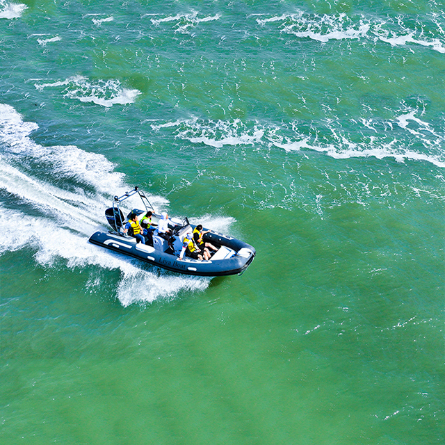 Bateau pneumatique semi-rigide coque aluminium 19 pieds