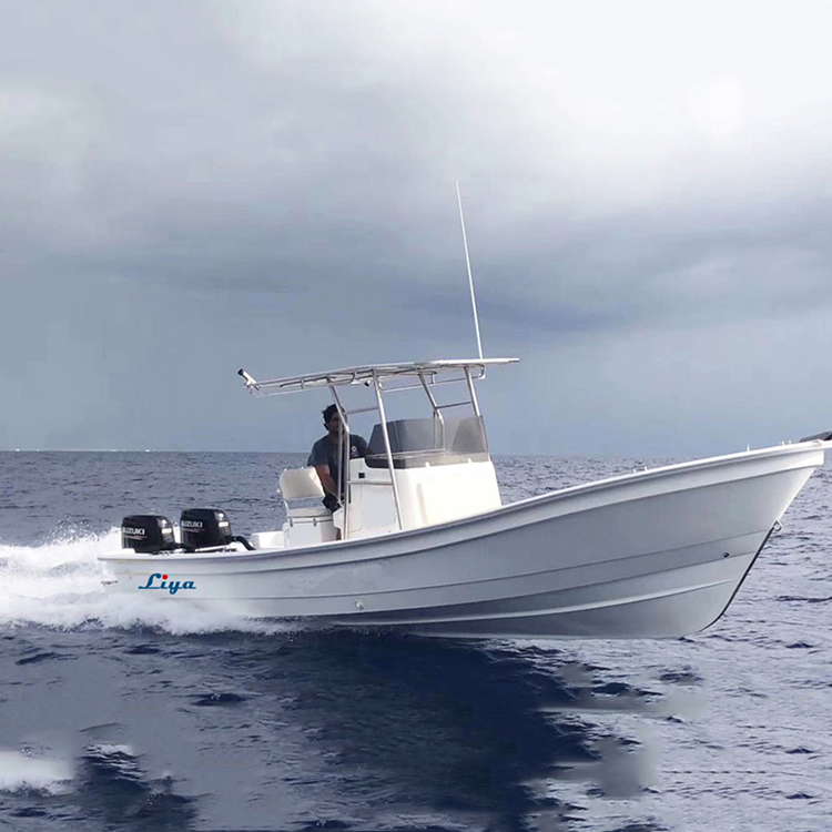 Bateau panga de pêche en fibre de verre