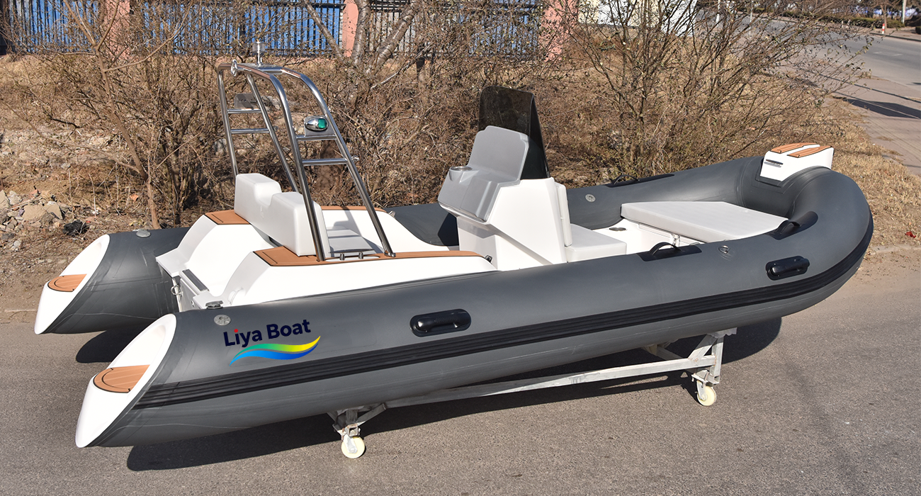 Bateau RIB à console centrale Liya de 14 pieds | 7 personnes, certifié CE, pour s'amuser en famille