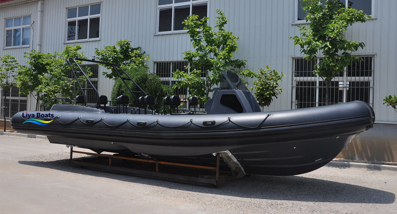 Bateau de patrouille professionnel robuste de 8,3 m | Réponse rapide, 12 personnes, certifié CE
