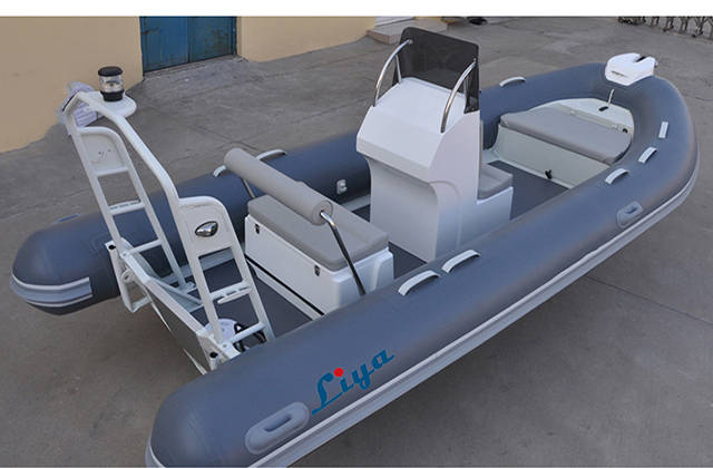 bateau rib en aluminium