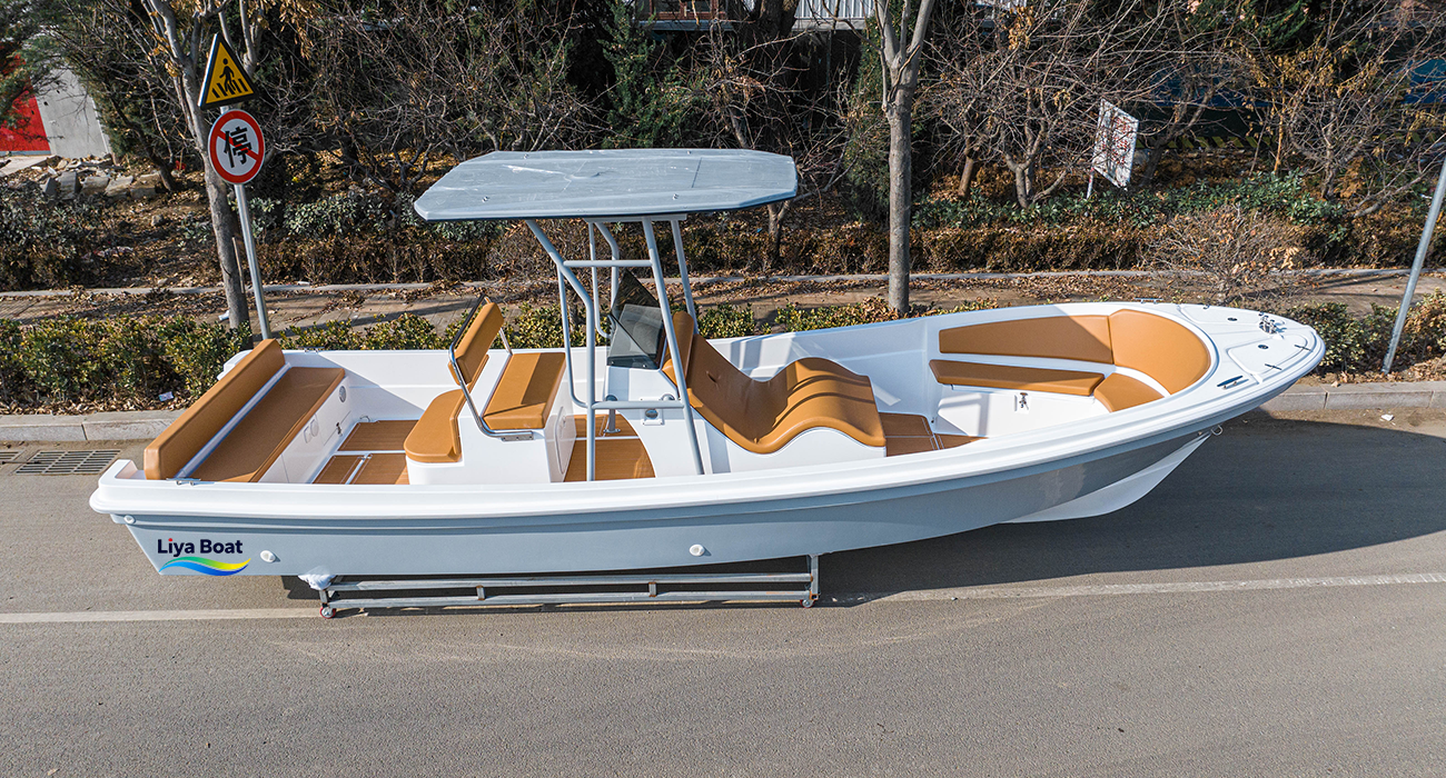 Bateau Panga en fibre de verre de 7,6 m (25 pieds) à vendre | Navire de pêche et de loisirs Deep-V pour 10 personnes
