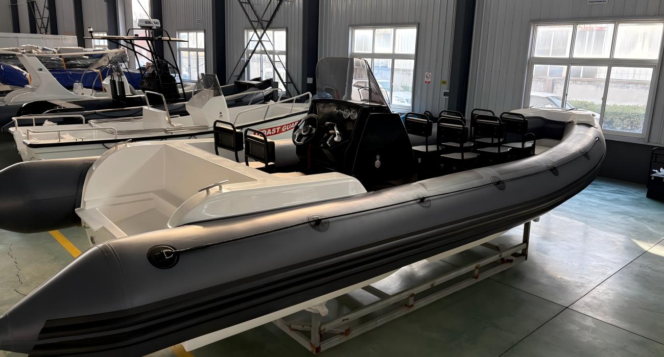 Liya 7,9 m (26 pieds) Professional Patrol RHIB, 16 sièges, prêt pour porte-armes, haute vitesse